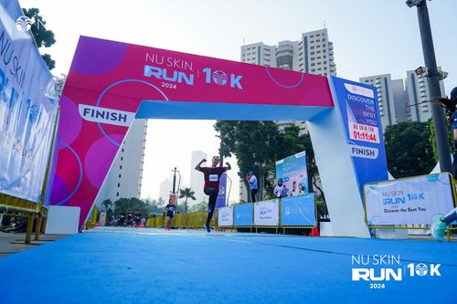 Race photo from Nu Skin Run 10K