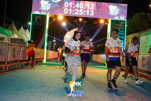 Race photo from PIK NITE RUN 2025