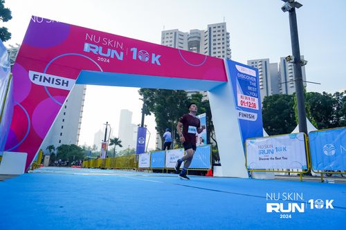 Race photo from Nu Skin Run 10K