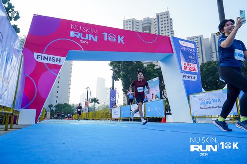 Race photo from Nu Skin Run 10K