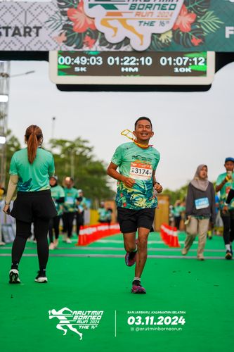 Race photo from Arutmin Borneo Run 2024