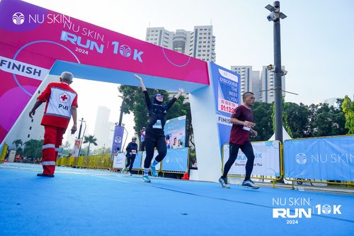 Race photo from Nu Skin Run 10K