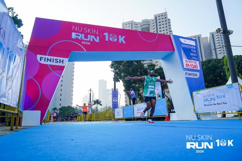 Race photo from Nu Skin Run 10K
