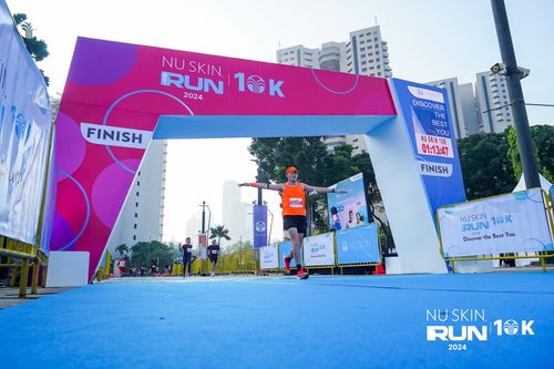 Race photo from Nu Skin Run 10K