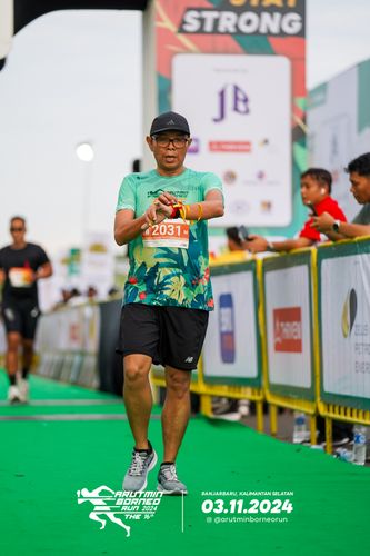 Race photo from Arutmin Borneo Run 2024