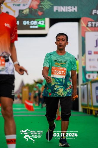 Race photo from Arutmin Borneo Run 2024