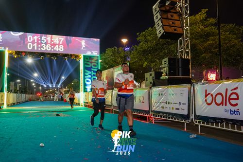 Race photo from PIK NITE RUN 2025