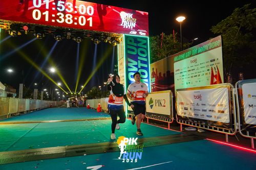 Race photo from PIK NITE RUN 2025