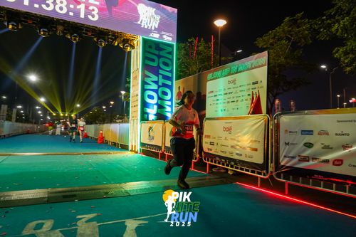 Race photo from PIK NITE RUN 2025