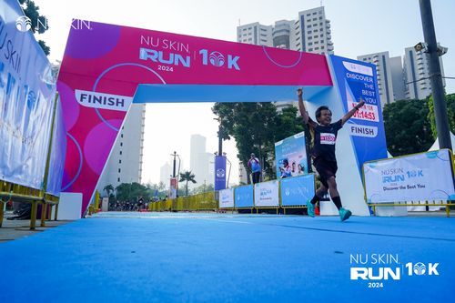 Race photo from Nu Skin Run 10K