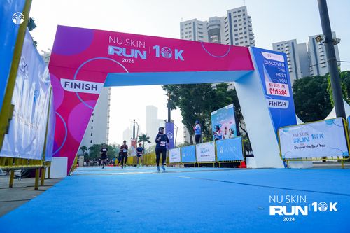 Race photo from Nu Skin Run 10K