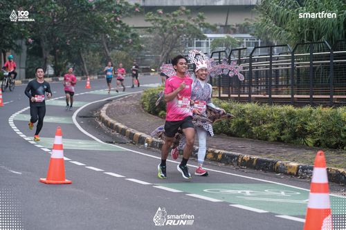 Race photo from Smartfren Run 2025 