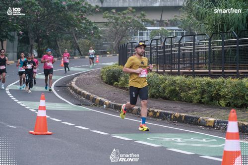 Race photo from Smartfren Run 2025 
