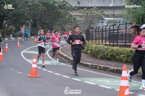 Race photo from Smartfren Run 2025 