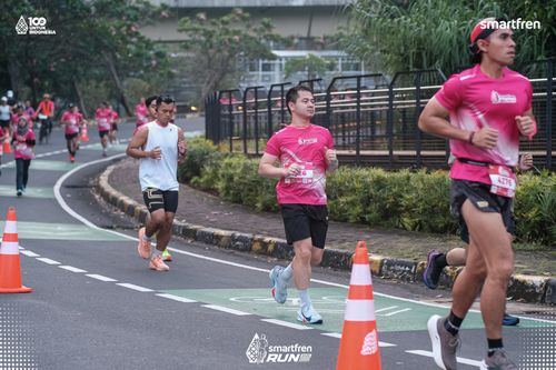 Race photo from Smartfren Run 2025 