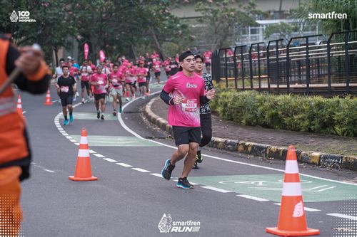 Race photo from Smartfren Run 2025 