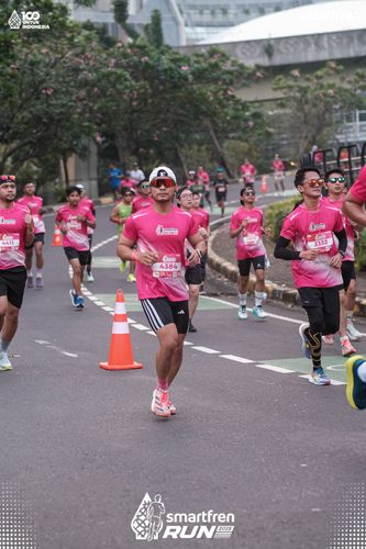 Race photo from Smartfren Run 2025 
