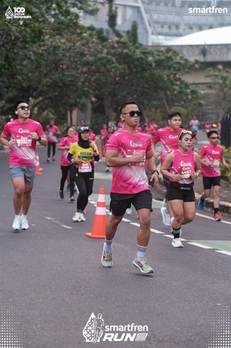 Race photo from Smartfren Run 2025 