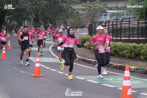 Race photo from Smartfren Run 2025 