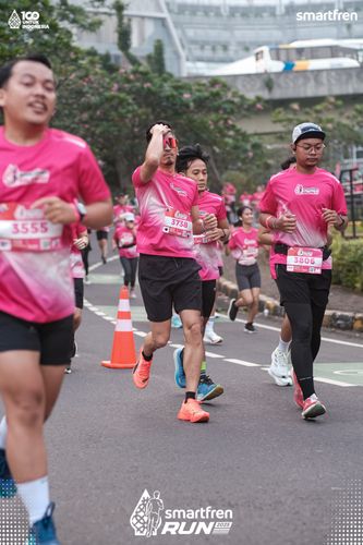 Race photo from Smartfren Run 2025 