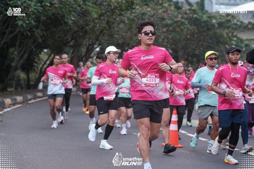 Race photo from Smartfren Run 2025 