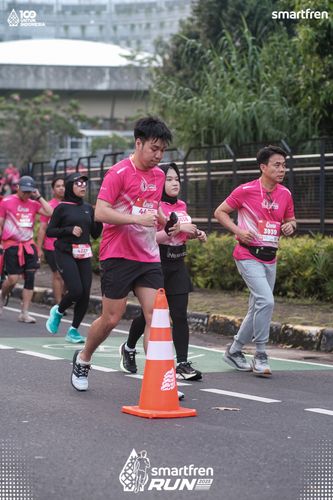 Race photo from Smartfren Run 2025 