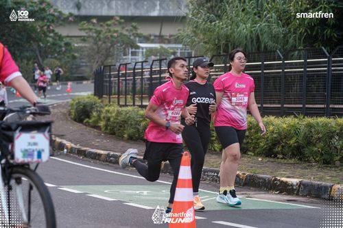 Race photo from Smartfren Run 2025 