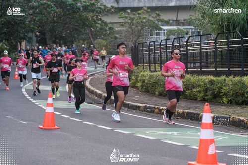 Race photo from Smartfren Run 2025 