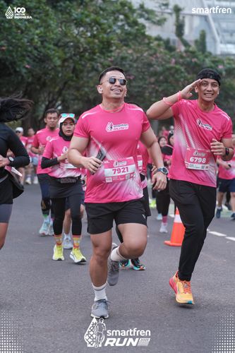 Race photo from Smartfren Run 2025 