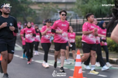 Race photo from Smartfren Run 2025 
