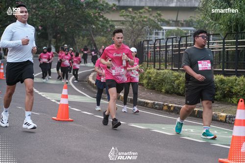 Race photo from Smartfren Run 2025 