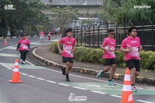 Race photo from Smartfren Run 2025 