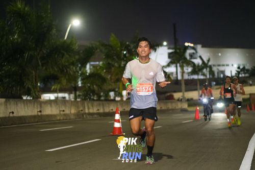 Race photo from PIK NITE RUN 2025