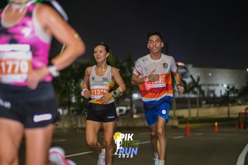 Race photo from PIK NITE RUN 2025