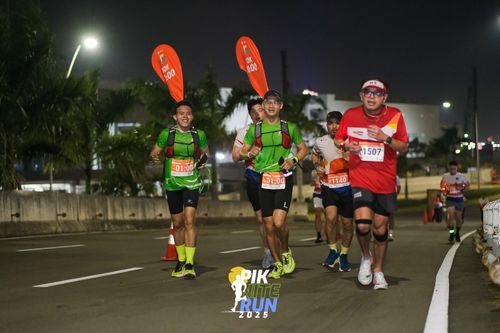 Race photo from PIK NITE RUN 2025
