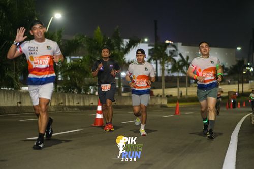 Race photo from PIK NITE RUN 2025
