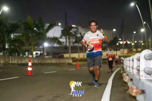 Race photo from PIK NITE RUN 2025
