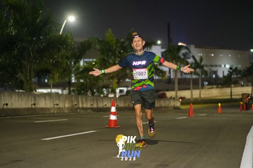 Race photo from PIK NITE RUN 2025