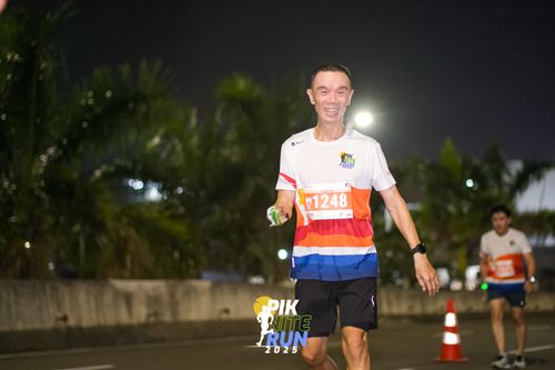 Race photo from PIK NITE RUN 2025