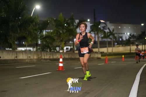 Race photo from PIK NITE RUN 2025