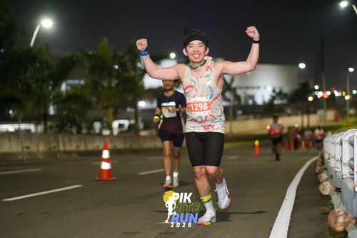 Race photo from PIK NITE RUN 2025