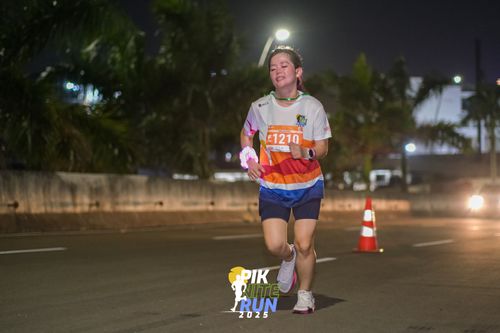 Race photo from PIK NITE RUN 2025