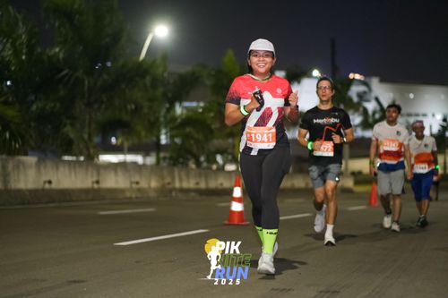 Race photo from PIK NITE RUN 2025