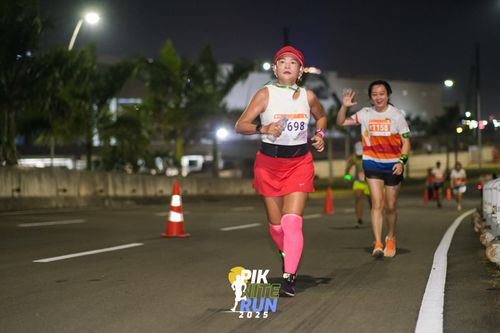 Race photo from PIK NITE RUN 2025