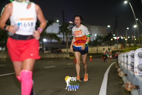Race photo from PIK NITE RUN 2025