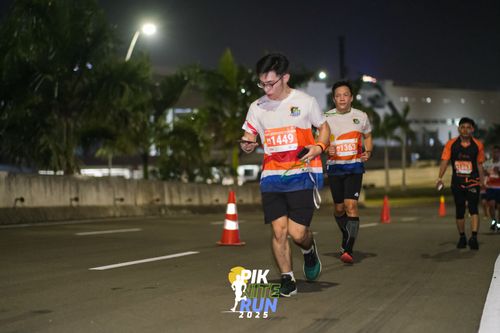 Race photo from PIK NITE RUN 2025