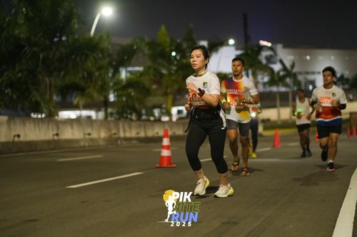 Race photo from PIK NITE RUN 2025
