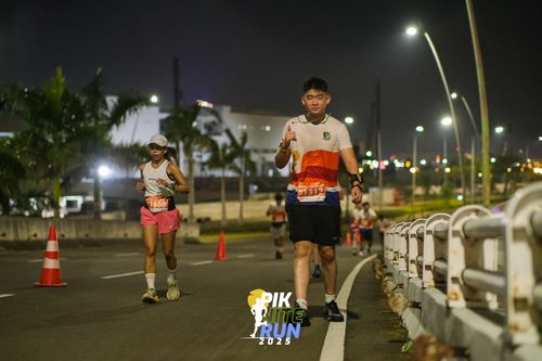 Race photo from PIK NITE RUN 2025