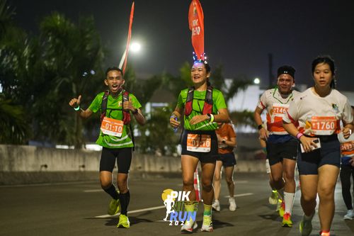Race photo from PIK NITE RUN 2025