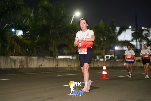 Race photo from PIK NITE RUN 2025